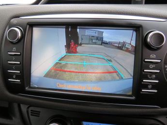 TOYOTA YARIS 1.5 VVT-h Icon Tech Hatchback 5dr Petrol Hybrid E-CVT Euro 6 (s/