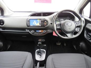 TOYOTA YARIS 1.5 VVT-h Icon Tech Hatchback 5dr Petrol Hybrid E-CVT Euro 6 (s/