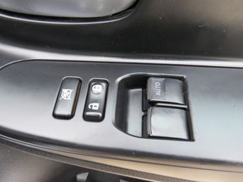 TOYOTA YARIS 1.5 VVT-h Icon Tech Hatchback 5dr Petrol Hybrid E-CVT Euro 6 (s/