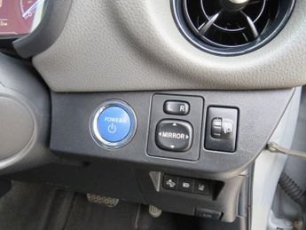 TOYOTA YARIS 1.5 VVT-h Icon Tech Hatchback 5dr Petrol Hybrid E-CVT Euro 6 (s/