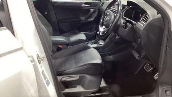 VOLKSWAGEN TIGUAN 2.0 TDI R-Line SUV 5dr Diesel DSG Euro 6 (s/s) (150 ps)
