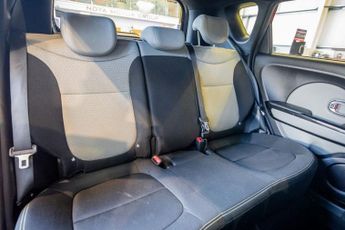 KIA SOUL 1.6 CRDi Mixx SUV 5dr Diesel Auto Euro 5 (126 bhp)