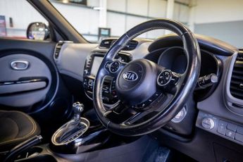 KIA SOUL 1.6 CRDi Mixx SUV 5dr Diesel Auto Euro 5 (126 bhp)