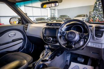 KIA SOUL 1.6 CRDi Mixx SUV 5dr Diesel Auto Euro 5 (126 bhp)
