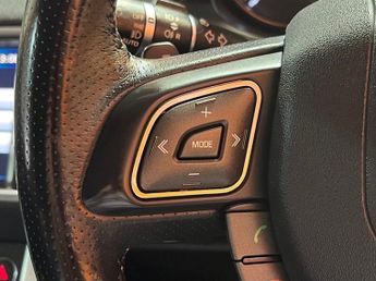 LAND ROVER RANGE ROVER EVOQUE 2.2 SD4 Dynamic SUV 5dr Diesel Auto 4WD Euro 5 (190 ps)