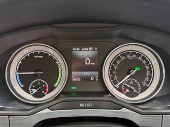 SKODA SUPERB 1.4 TSi iV 13kWh SE Technology Hatchback 5dr Petrol Plug-in Hybr
