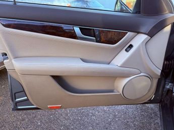 MERCEDES-BENZ C-CLASS 2.1 C220 CDI BlueEfficiency Elegance Edition 125 Saloon 4dr Dies