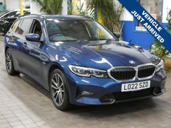 BMW 330 2.0 330e 12kWh Sport Pro Touring 5dr Petrol Plug-in Hybrid Auto 