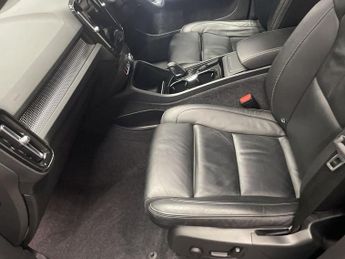 VOLVO XC40 Recharge Twin 78kWh Pro SUV 5dr Electric Auto AWD (408 ps)