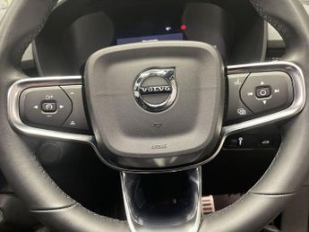 VOLVO XC40 Recharge Twin 78kWh Pro SUV 5dr Electric Auto AWD (408 ps)