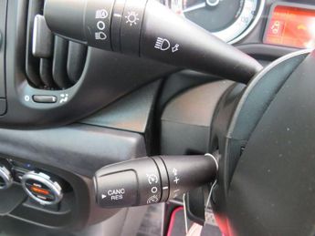 FIAT 500L 1.3 MultiJet Lounge MPV 5dr Diesel Dualogic Euro 5 (s/s) (85 bhp