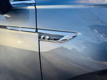 VOLKSWAGEN TIGUAN 2.0 TDI R-Line Tech SUV 5dr Diesel DSG Euro 6 (s/s) (150 ps)