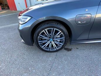 BMW 3 SERIES 2.0 330e 12kWh M Sport Saloon 4dr Petrol Plug-in Hybrid Auto Eur