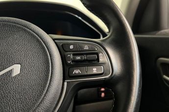 KIA NIRO 64kWh 2 SUV 5dr Electric Auto (201 bhp) Reverse Camera, Rear Par