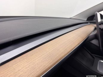 TESLA Model 3 (Dual Motor) Long Range Saloon 4dr Electric Auto 4WDE (346 ps)