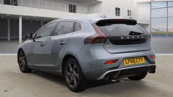 VOLVO V40 1.5 T3 R-Design Pro Hatchback 5dr Petrol Auto Euro 6 (s/s) (152 