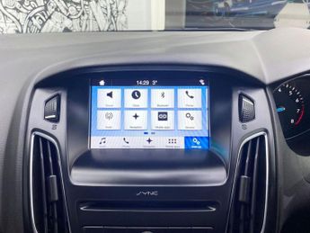 FORD FOCUS 1.0T EcoBoost Zetec Edition Hatchback 5dr Petrol Auto Euro 6 (s/