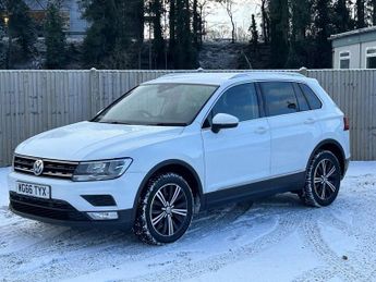 VOLKSWAGEN TIGUAN 2.0 TDI BlueMotion Tech SE Navigation SUV 5dr Diesel DSG 4Motion