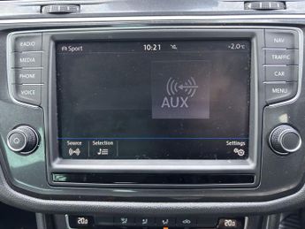 VOLKSWAGEN TIGUAN 2.0 TDI BlueMotion Tech SE Navigation SUV 5dr Diesel DSG 4Motion