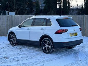 VOLKSWAGEN TIGUAN 2.0 TDI BlueMotion Tech SE Navigation SUV 5dr Diesel DSG 4Motion