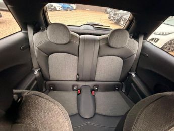 MINI Electric Hatch Cooper SE 32.6kWh Level 2 Hatchback 3dr Electric Auto (184 ps)