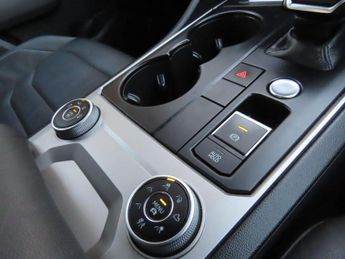 VOLKSWAGEN TOUAREG 3.0 TSI V6 SEL SUV 5dr Petrol Tiptronic 4Motion Euro 6 (s/s) (34