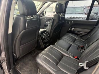 LAND ROVER RANGE ROVER 4.4 SD V8 Vogue SE SUV 5dr Diesel Auto 4WD-2 Former Keepers-Fini
