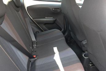 PEUGEOT 108 1.0 VTi Active Top! 5dr Petrol Manual Euro 5 Euro 5 (68 ps)