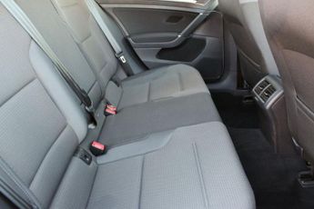VOLKSWAGEN GOLF 1.6 TDI SE Nav Hatchback 5dr Diesel DSG Euro 6 (s/s) (115 ps)