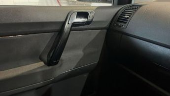 VOLKSWAGEN POLO 1.4 Twist Hatchback 5dr Petrol Automatic (182 g/km, 75 bhp)