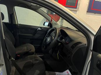 VOLKSWAGEN POLO 1.4 Twist Hatchback 5dr Petrol Automatic (182 g/km, 75 bhp)