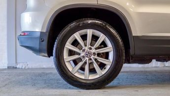 VOLKSWAGEN TIGUAN 2.0 TDI BlueMotion Tech SE SUV 5dr Diesel DSG 4WD Euro 5 (s/s) (