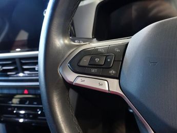 VOLKSWAGEN T-ROC 1.5 TSI Life SUV 5dr Petrol DSG Euro 6 (s/s) (150 ps)