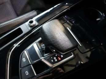 AUDI A4 2.0 TDI 35 Black Edition Saloon 4dr Diesel S Tronic Euro 6 (s/s)