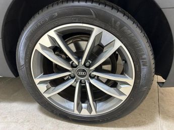 AUDI A4 ALLROAD 2.0 TDI 40 Sport Estate 5dr Diesel S Tronic quattro Euro 6 (s/s)