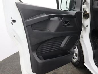 RENAULT TRAFIC 2.0 dCi Blue SL28 Business Panel Van 5dr Diesel Manual L1 H1 Eur