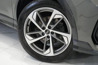 AUDI Q3 1.5 TFSI CoD 35 Black Edition SUV 5dr Petrol S Tronic Euro 6 (s/