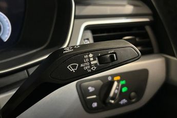 AUDI A4 2.0 TFSI 35 Technik Saloon 4dr Petrol S Tronic Euro 6 (s/s) (150