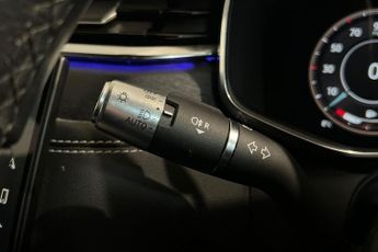 JAGUAR F-PACE 2.0 P400e 17.1kWh R-Dynamic Black SUV 5dr Petrol Plug-in Hybrid 