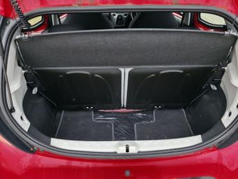 TOYOTA AYGO 1.0 VVT-i x-play Hatchback 5dr Petrol x-shift Euro 5 Euro 5 (68 