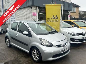 Toyota AYGO 1.0 VVT-i Platinum Hatchback 5dr Petrol Manual Euro 4 (67 bhp)