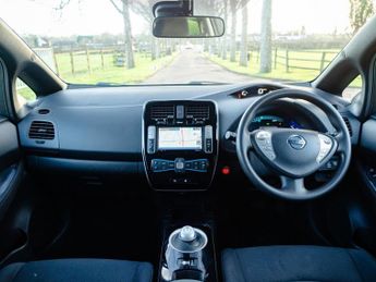 NISSAN LEAF 24kWh Acenta Hatchback 5dr Electric Auto (107 bhp)