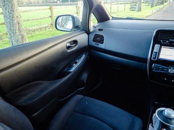 NISSAN LEAF 24kWh Acenta Hatchback 5dr Electric Auto (107 bhp)