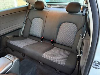 MERCEDES-BENZ C-CLASS 2.1 C200 CDI SE Coupe 2dr Diesel Automatic (183 g/km, 122 bhp)