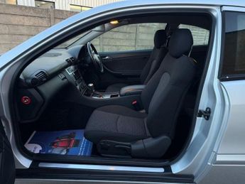 MERCEDES-BENZ C-CLASS 2.1 C200 CDI SE Coupe 2dr Diesel Automatic (183 g/km, 122 bhp)