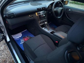 MERCEDES-BENZ C-CLASS 2.1 C200 CDI SE Coupe 2dr Diesel Automatic (183 g/km, 122 bhp)