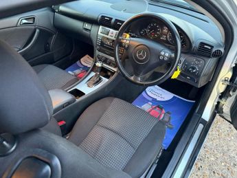 MERCEDES-BENZ C-CLASS 2.1 C200 CDI SE Coupe 2dr Diesel Automatic (183 g/km, 122 bhp)