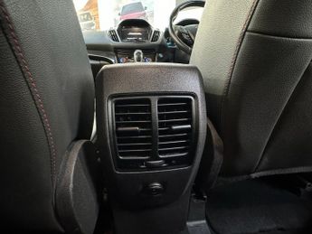 FORD KUGA 1.5 TDCi ST-Line SUV 5dr Diesel Powershift Euro 6 (s/s) (120 ps)