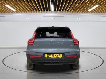 VOLVO XC40 2.0 B4 MHEV R-Design Pro SUV 5dr Petrol Hybrid Auto Euro 6 (s/s)