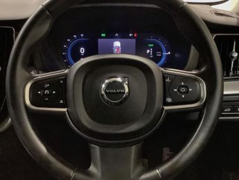 VOLVO XC60 2.0h T6 Recharge 18.8kWh Core SUV 5dr Petrol Plug-in Hybrid Auto